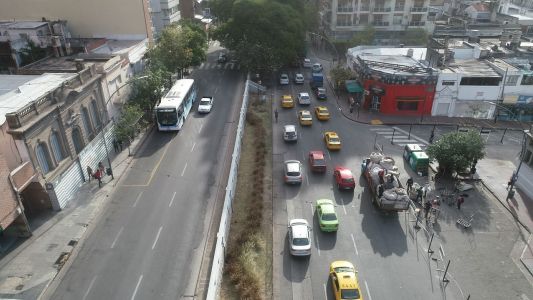 Demolerán el muro del Bv. Illía