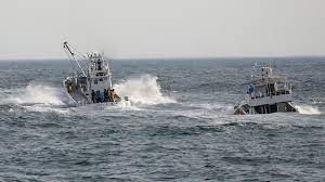 Confirman 10 muertos tras el naufragio de un barco turístico en Japón