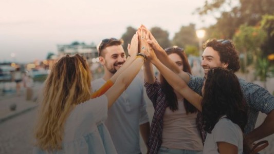 El 73% de los jóvenes argentinos se mudaría a un departamento compartido