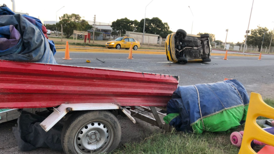 Choque y vuelco en camino Interfábricas