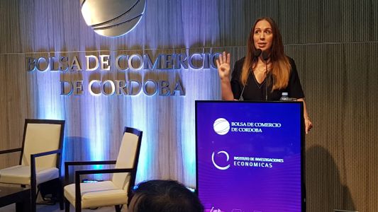 María Eugenia Vidal disertó en la Bolsa de Comercio