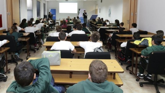 Escuelas privadas esperan autorización para subir la cuota