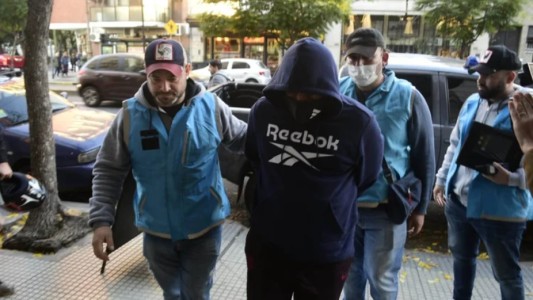 Mujer hallada muerta en un hotel de Rosario: detuvieron en Palermo al que hombre que se alojó con ella