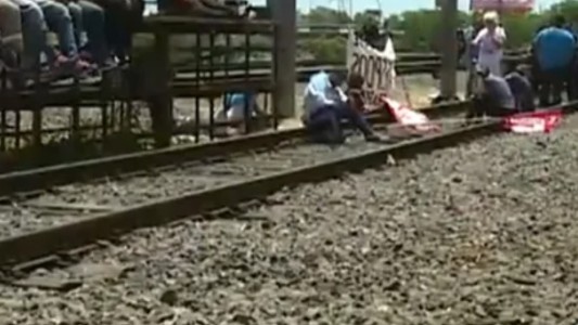 Cortaron las vías cinco veces y los sobreseyeron por "jerarquía superior" del "derecho de protesta"