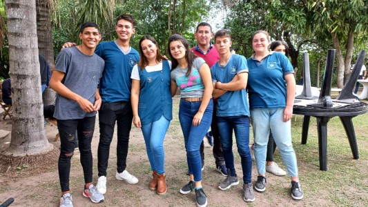 Santa Fe: Alumnos crearon una silla para un niño con parálisis cerebral