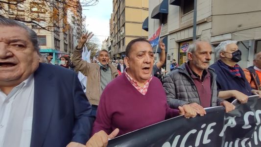Luis D´elía marchó por la "democratización de la justicia" en Córdoba