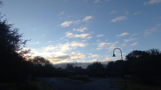 Frío, estable, viento sur, máxima 16°