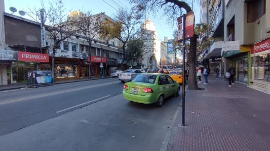 Comercios facturan hasta 70 por ciento menos