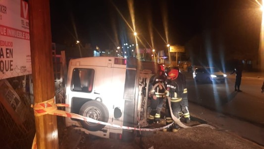 Estacionó el vehículo en la puerta de su despensa, cuando salió lo encontró dado vuelta