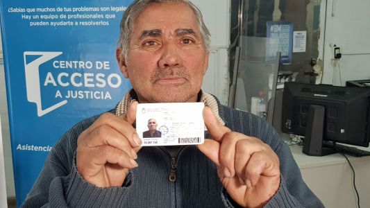 62 años sin identidad y cientos de problemas