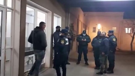 Batalla campal entre vecinos de Deán Funes y policías: cinco heridos