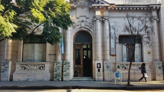 Denuncian abuso de una alumna de 16 años dentro de una escuela en Bahía Banca