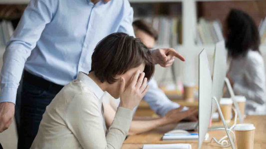 Condenado por acoso laboral seguirá libre