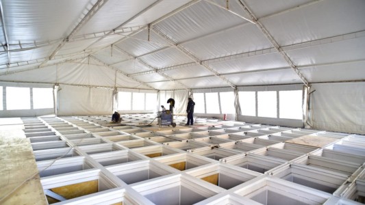 Avanza la obra de Plaza España: desmontaron el techo de vidrio