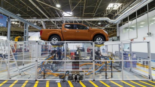 Nissan y Renault frenan la producción por falta de neumáticos