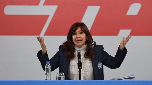 Cristina le volvió a pedir a Alberto que use la lapicera por el "festival de importaciones"