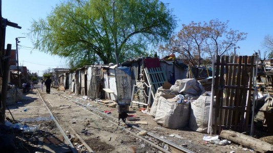 A la par de la pobreza, crecen los asentamientos en Córdoba