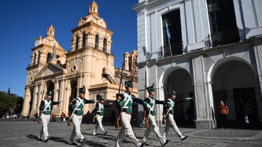 Ya se realiza el cambio de guardia en el cabildo de Córdoba