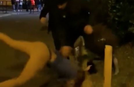 Brutal golpiza de patovicas a un joven en un boliche de Costanera