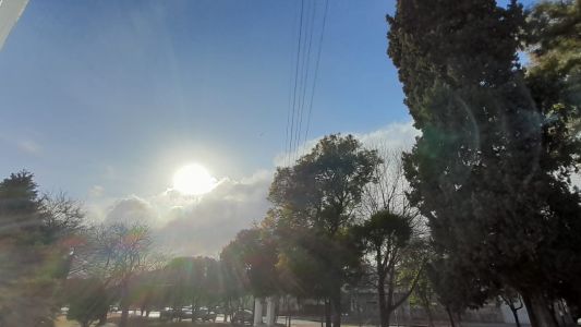 Mañana fría en un día soleado