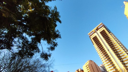 Muy frío, heladas, máxima de 18°