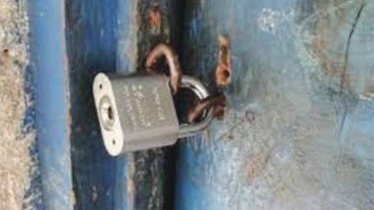 Su pareja la encerró en la habitación y fue rescatada gracias al llamado de su hijo a la Policía