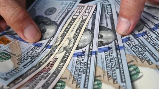 El dólar blue no tiene freno: el análisis del economista José Simonella