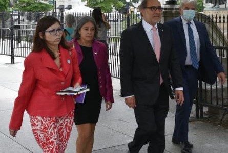 Batakis ya está reunida con la titular del FMI