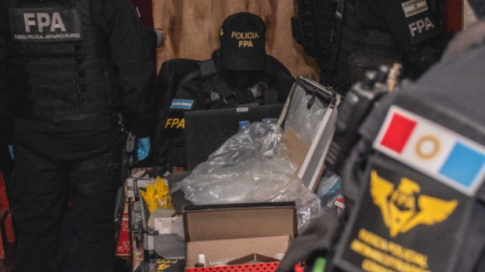 Usaba a su hija menor para vender drogas y fue detenido