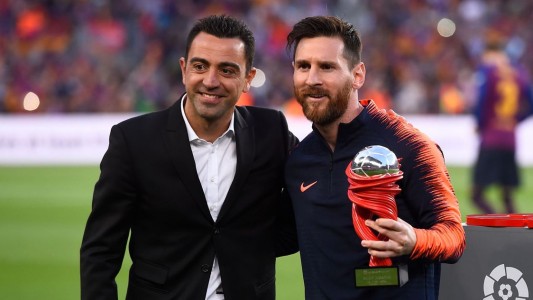 Xavi reconoció que Messi es "imposible" para Barcelona y descartó su regreso