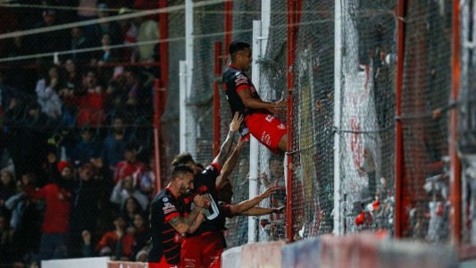 Instituto venció a All Boys y se puso a seis puntos de Belgrano