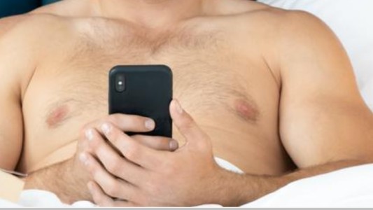 Enfermero conoció a una mujer en redes, intercambió fotos íntimas y comenzó a extorsionarlo: "Soy menor"