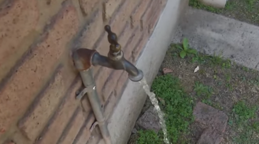 Agua “pesada”: Nuevo aumento autorizado por Ersep de 13,14 por ciento