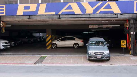 Denuncian que ante el crecimiento de la demanda, no hay lugar en las playas de estacionamiento
