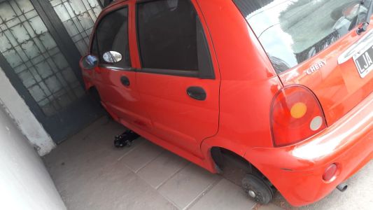 Le robaron 4 cubiertas y la batería