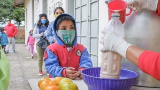 Unicef alertó que más de un millón de niños y adolescentes saltean una de las comidas