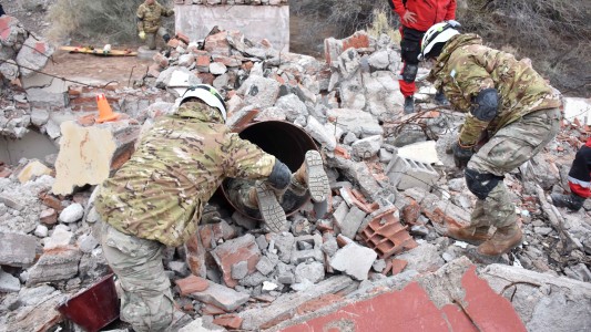 Las Fuerzas Armadas entrenan a su primera unidad de rescate en estructuras colapsadas
