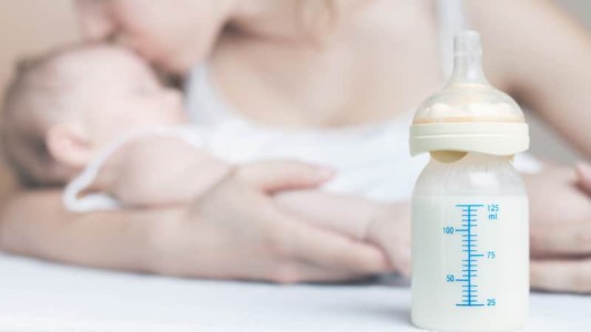 Alertan sobre un "vampiro blanco" que busca mujeres lactantes para comprar su leche