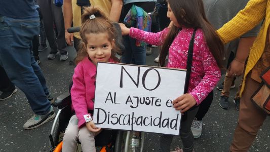 Prestadores de discapacidad reclaman pagos atrasados