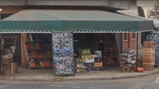 "Me pegaron un tiro": apareció en una verdulería y cayó muerto