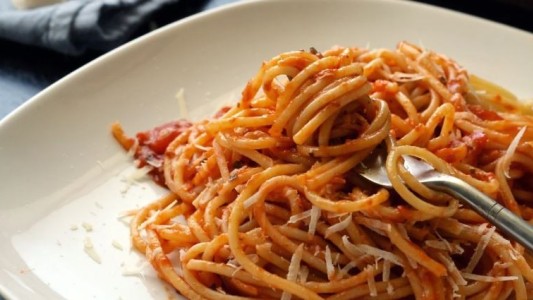 Obligaba a su pareja a tener sexo a cambio de comida y alojamiento: fue detenido