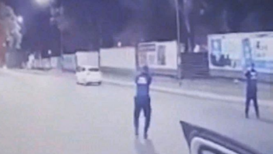 Video impactante: momento en que policías disparan contra el auto dónde iban Blas y sus amigos