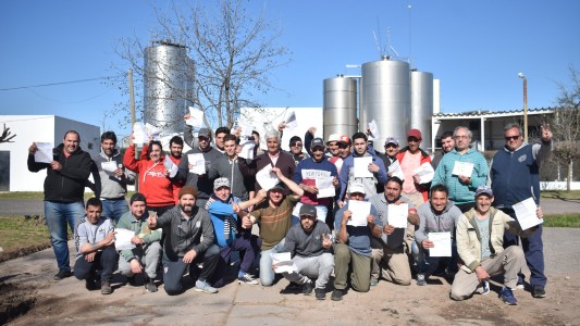 Empresa láctea despidió a todos los empleados que bloqueaban su planta y se quedó con la mitad del personal