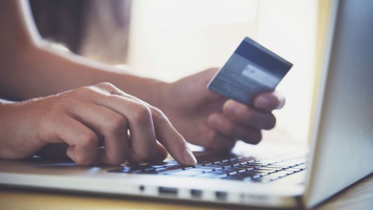 Compras online en el exterior: bajaron el tope de US$ 3000 a US$ 1000 por envío