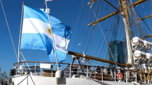 Tras la conciliación obligatoria, se espera que la Fragata Libertad entre a puerto