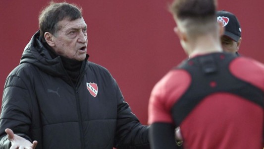 Internaron a Falcioni: está fuera de peligro, pero no dirigirá Independiente - Newell's