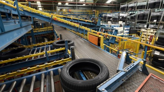 Bridgestone anunció el cierre temporal de su planta en Argentina
