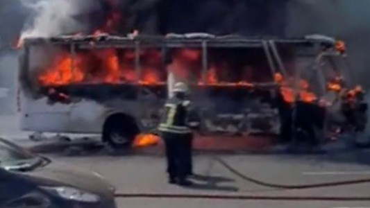 Se incendió un minibus en la Panamericana: no hubo heridos
