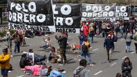 Luego de tres días de protestas, los piqueteros levantaron el acampe en la 9 de Julio