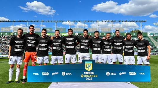 "No fueron incidentes, fue represión": la remera de los jugadores de Gimnasia